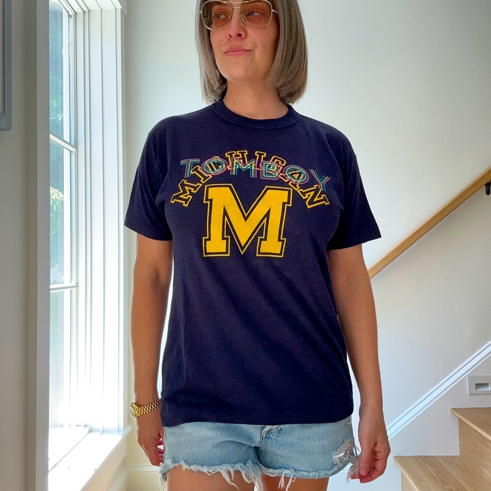 navy vintage Univ of Michigan t-shirt TOMBOY💙medium